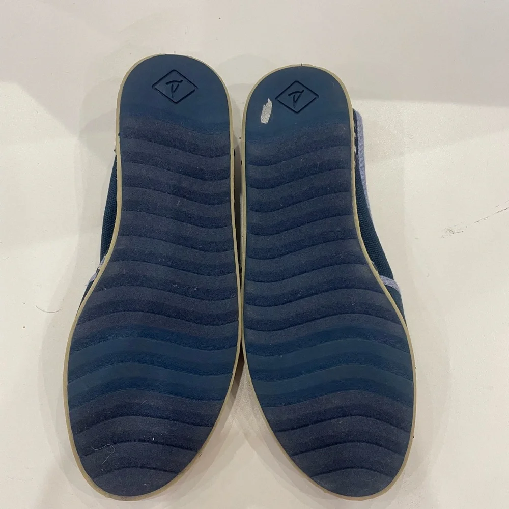 Vineyard Vines Kids Skysail Moccasins - Navy and Pink Whale Design
